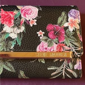 Steve Madden floral wallet